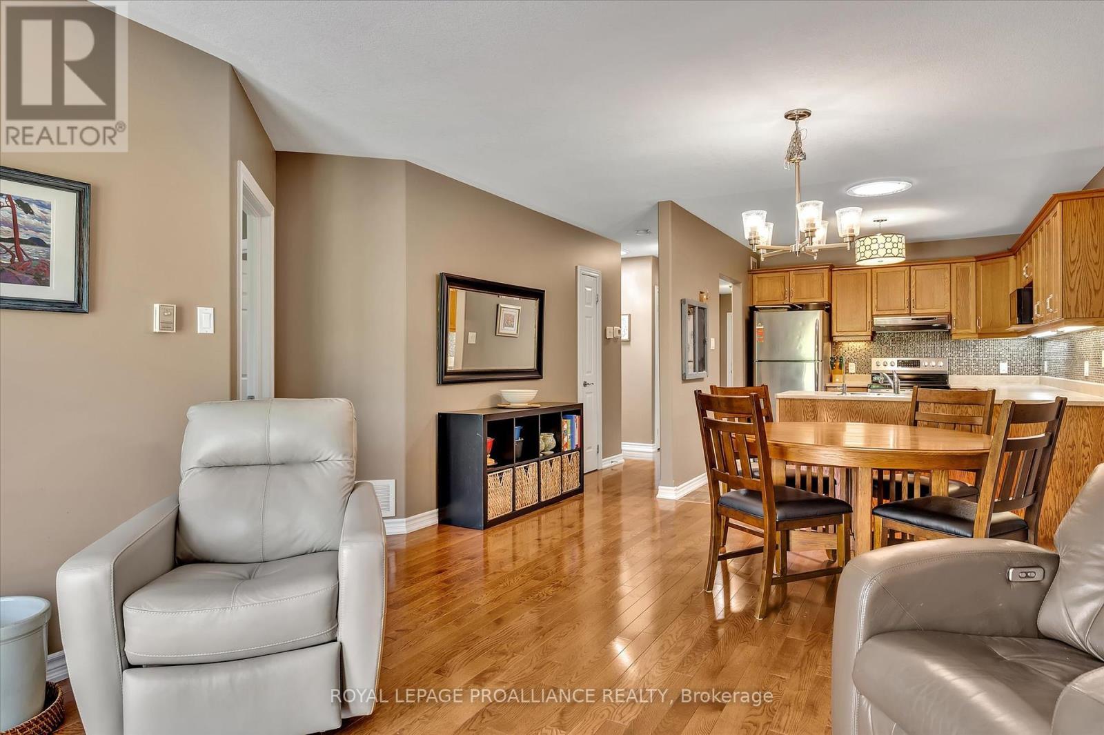 












141 VILLAGE CRESCENT

,
Peterborough West (South),




Ontario
K9J0A9

