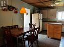 eat-in kitchen area