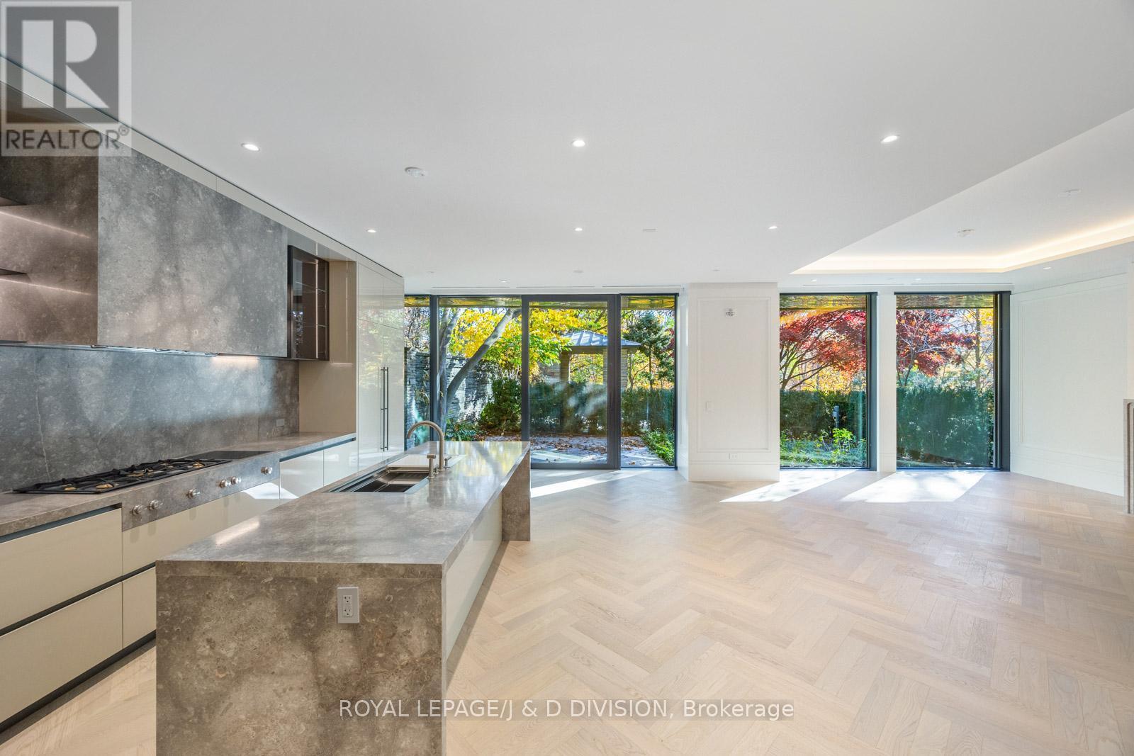 












105 - 7 DALE AVENUE

,
Toronto,




Ontario
M4W1K2

