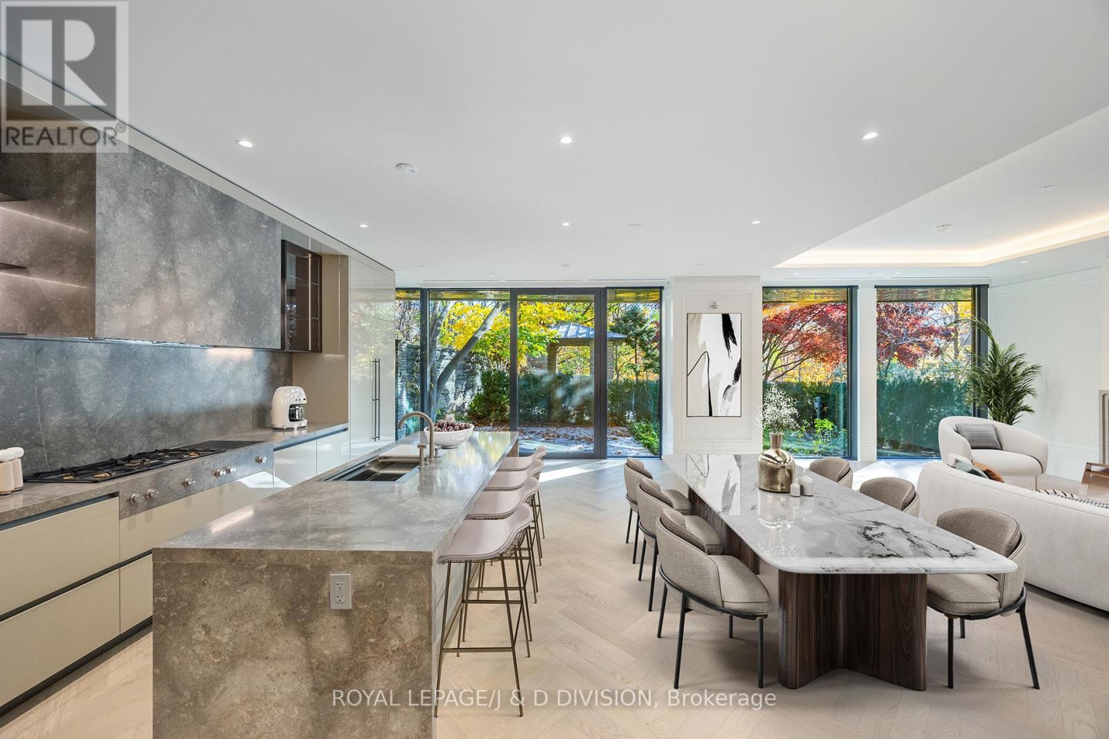 












105 - 7 DALE AVENUE

,
Toronto,




Ontario
M4W1K2

