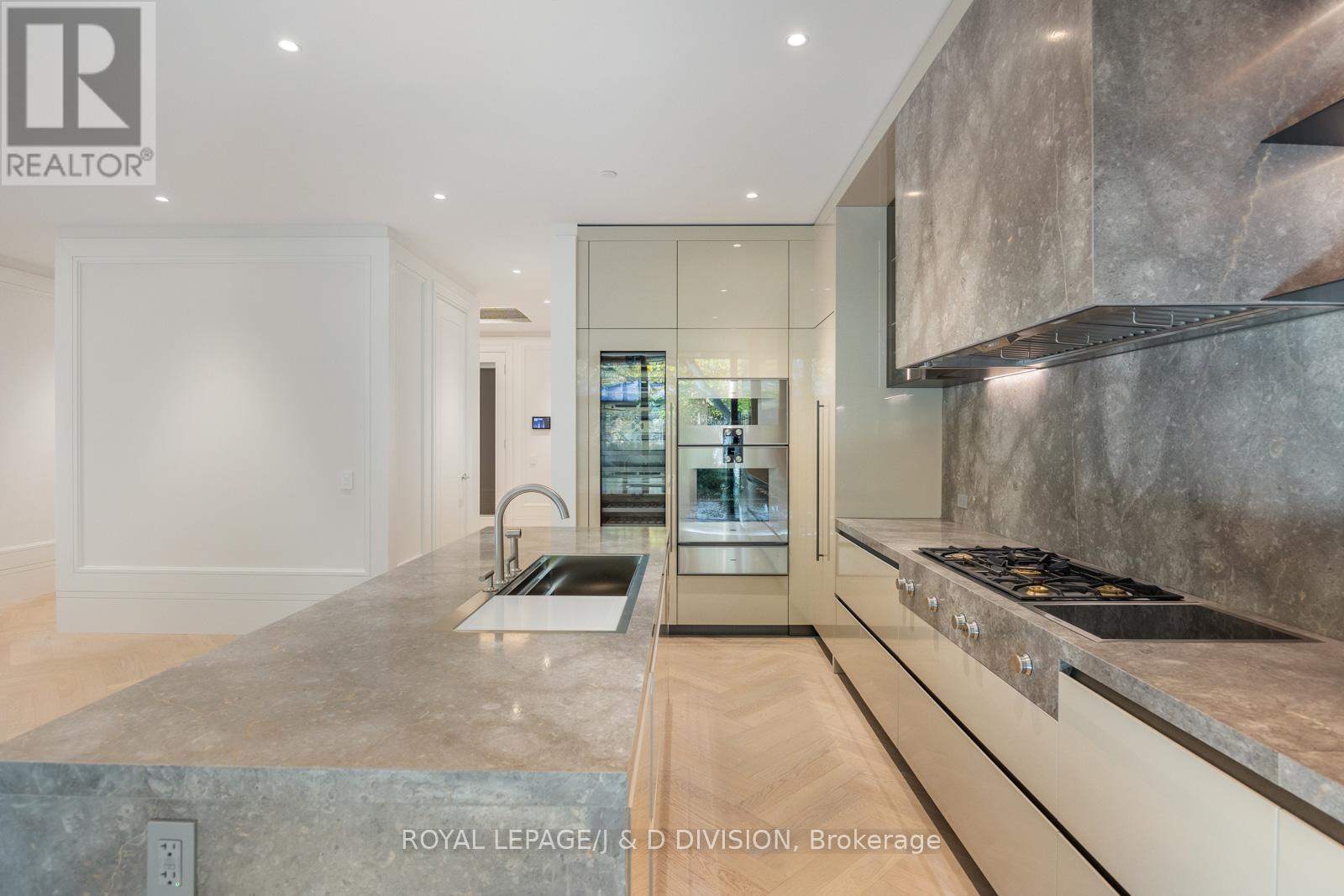 












105 - 7 DALE AVENUE

,
Toronto,




Ontario
M4W1K2

