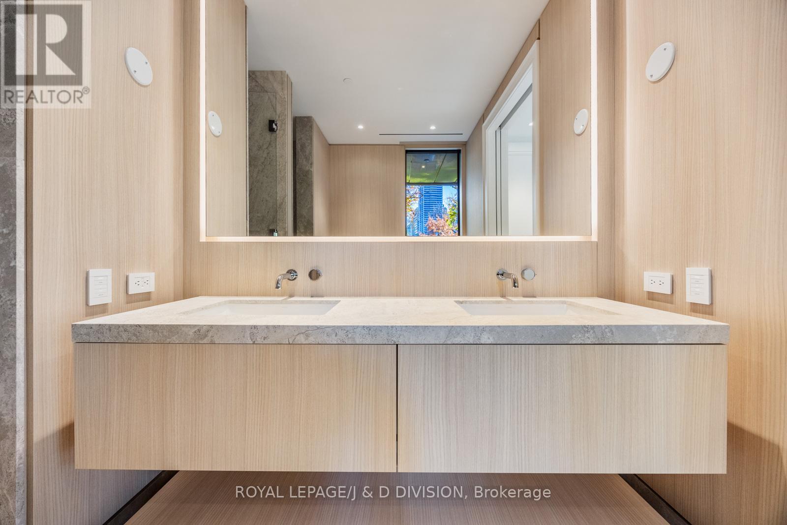 












105 - 7 DALE AVENUE

,
Toronto,




Ontario
M4W1K2

