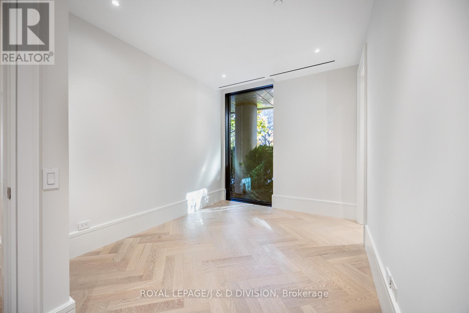 












105 - 7 DALE AVENUE

,
Toronto,




Ontario
M4W1K2

