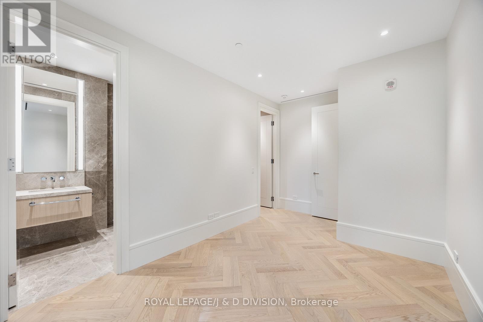












105 - 7 DALE AVENUE

,
Toronto,




Ontario
M4W1K2


