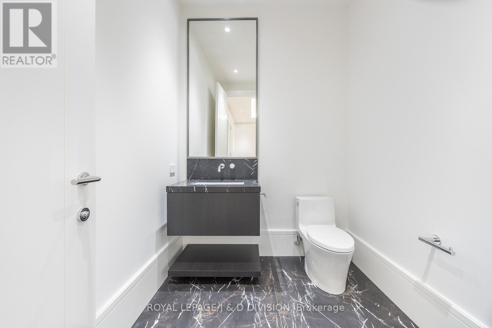 












105 - 7 DALE AVENUE

,
Toronto,




Ontario
M4W1K2

