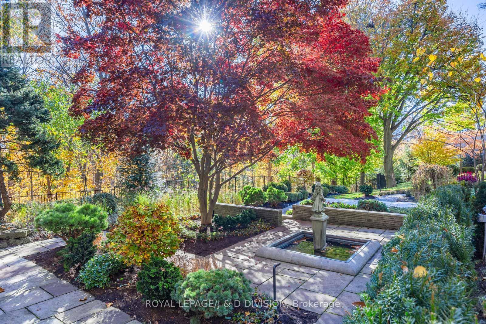 












105 - 7 DALE AVENUE

,
Toronto,




Ontario
M4W1K2

