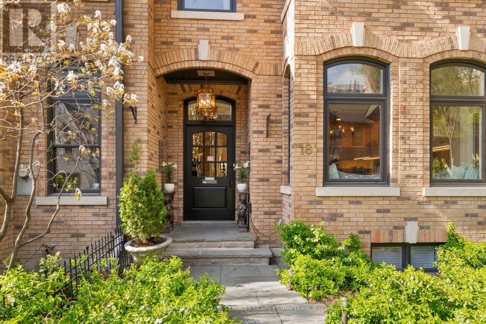 












18 LOWTHER AVENUE

,
Toronto,




Ontario
M5R1C6

