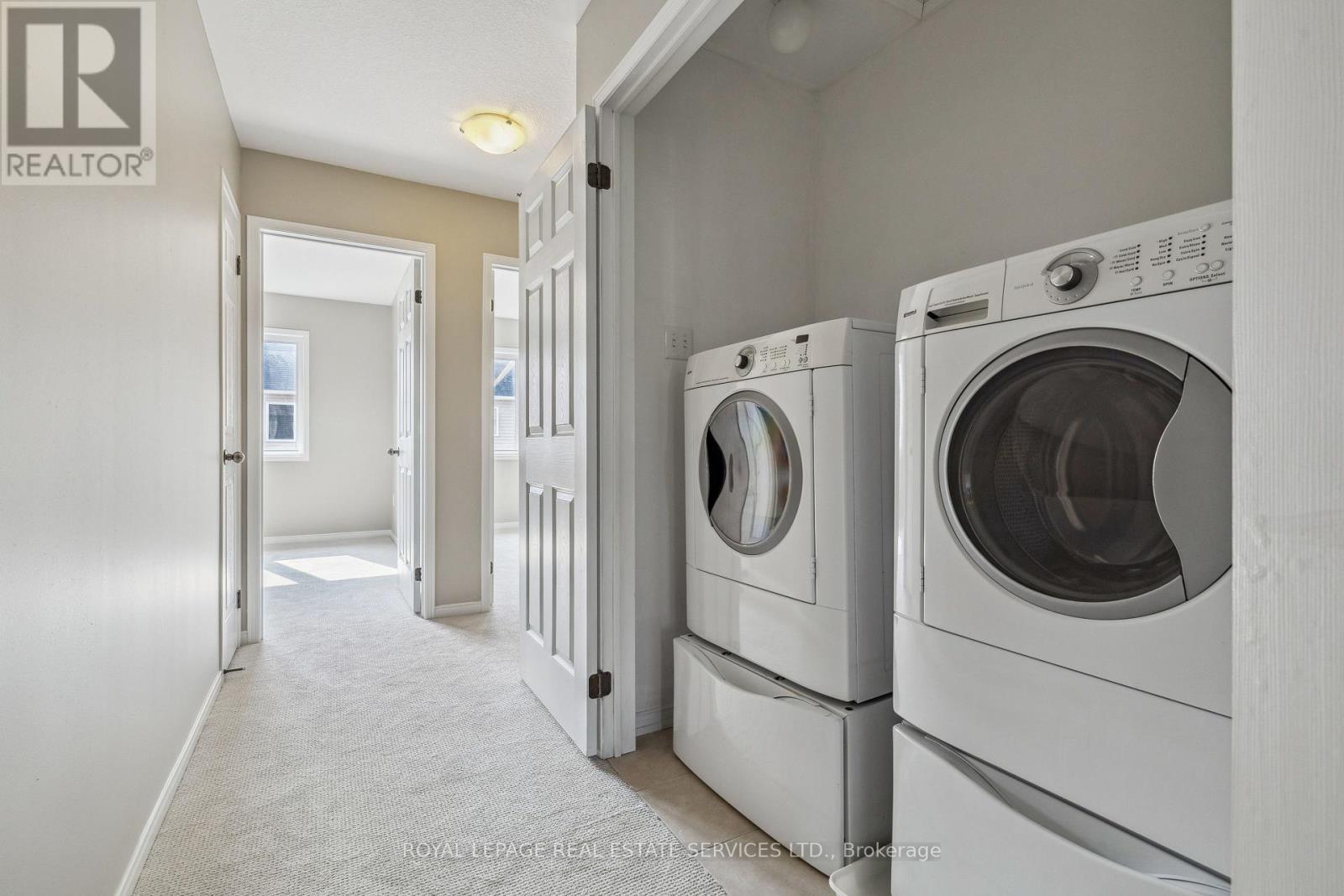 












23 - 8 BRADLEY AVENUE

,
Hamilton,




Ontario
L0R1C0


