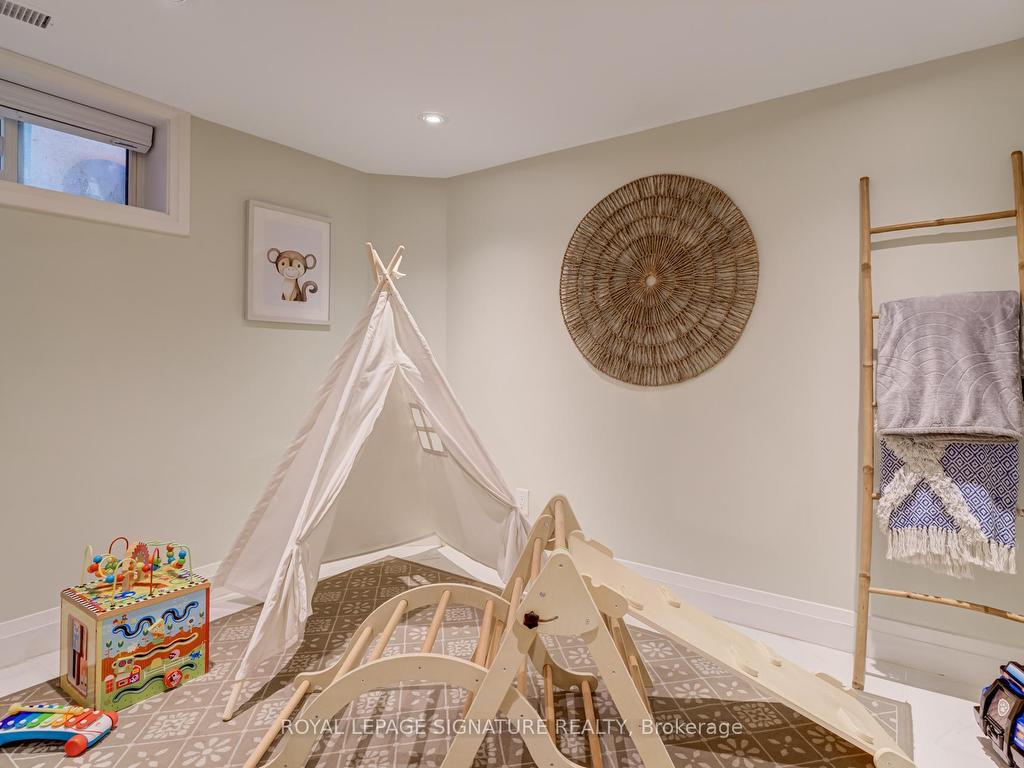 









1


Chiswick

Avenue,
Toronto,




ON
M6M 4T5

