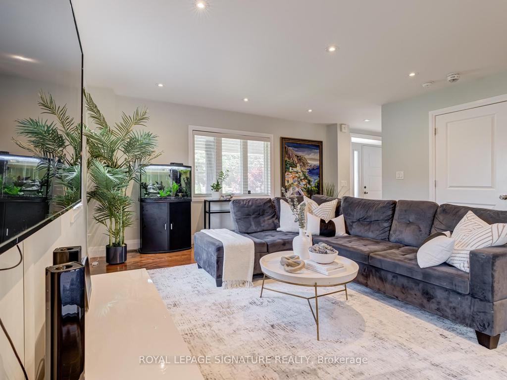 









1


Chiswick

Avenue,
Toronto,




ON
M6M 4T5

