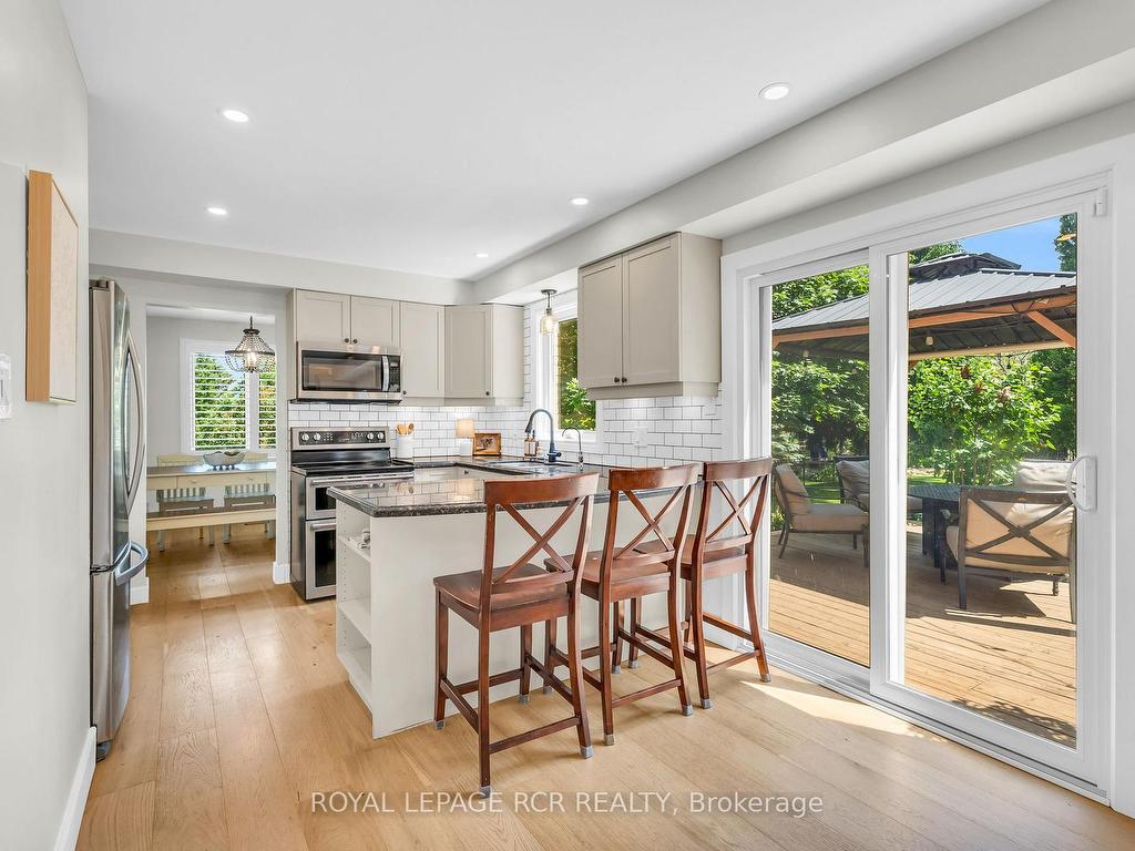 









6


Pineview

Road,
Mono,




ON
L9W 4A1

