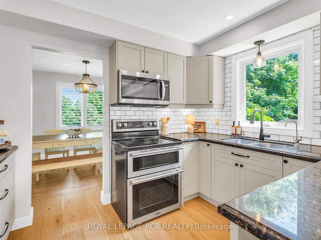 









6


Pineview

Road,
Mono,




ON
L9W 4A1

