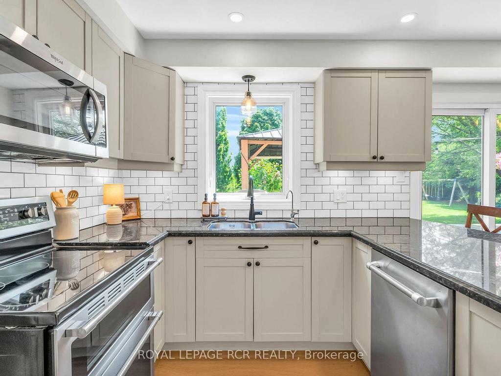 









6


Pineview

Road,
Mono,




ON
L9W 4A1

