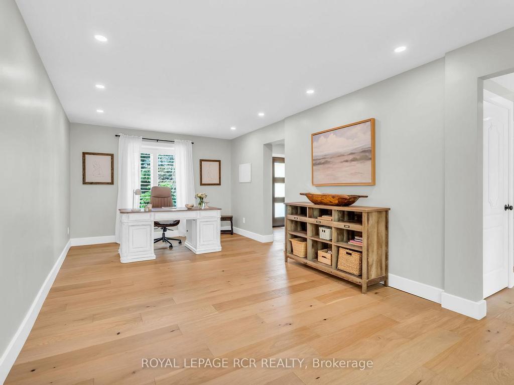 









6


Pineview

Road,
Mono,




ON
L9W 4A1

