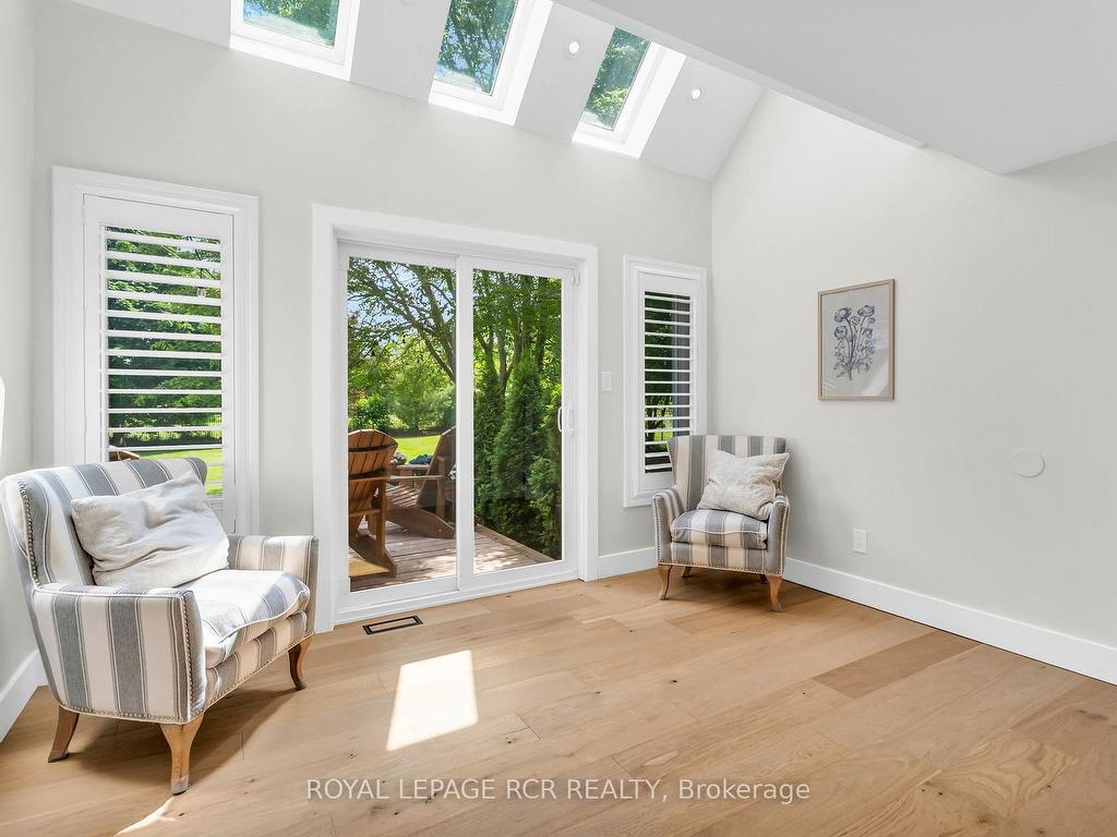 









6


Pineview

Road,
Mono,




ON
L9W 4A1


