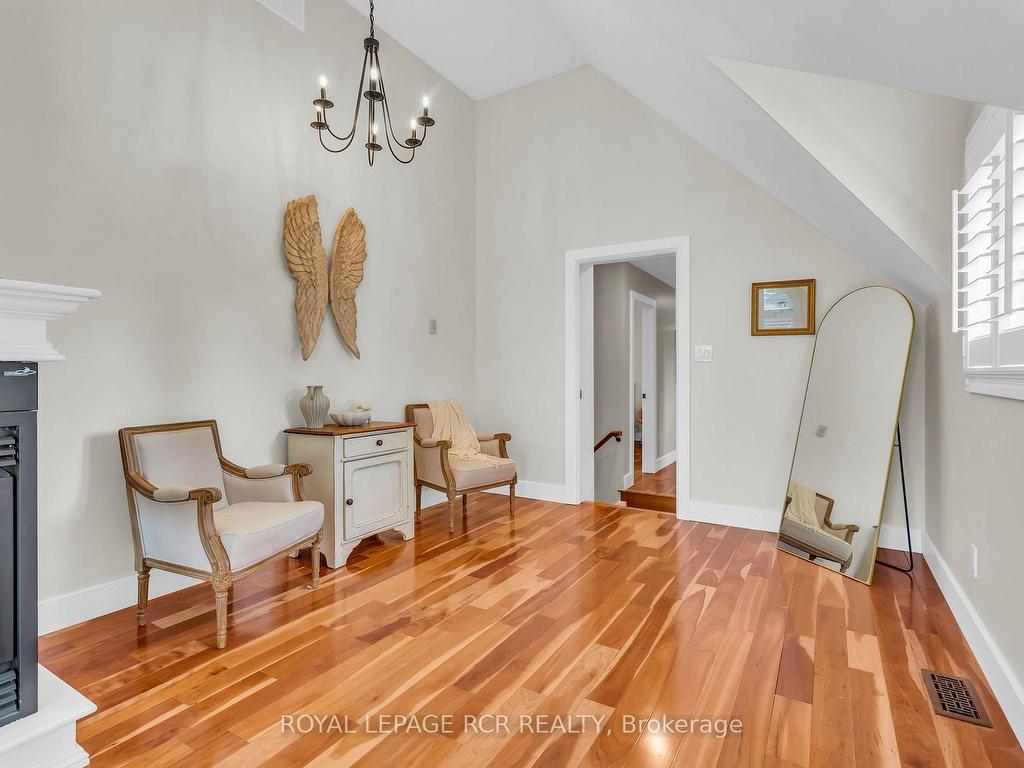 









6


Pineview

Road,
Mono,




ON
L9W 4A1

