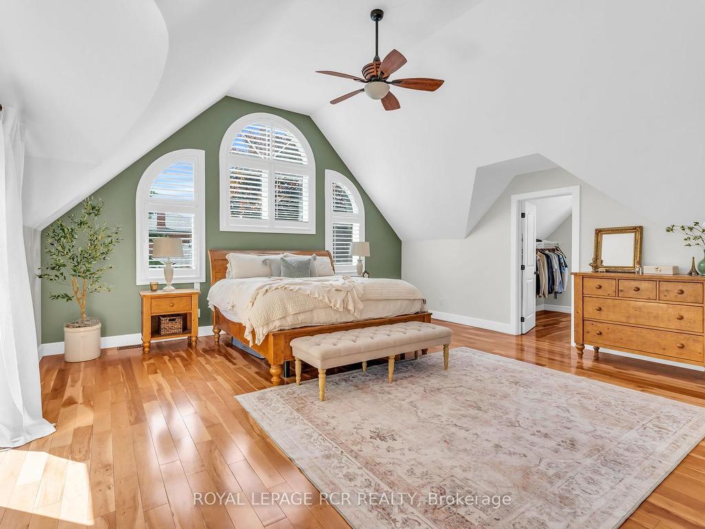 









6


Pineview

Road,
Mono,




ON
L9W 4A1

