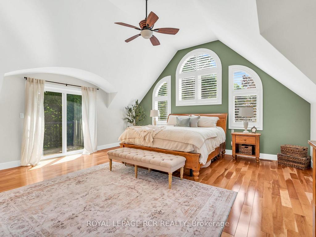 









6


Pineview

Road,
Mono,




ON
L9W 4A1

