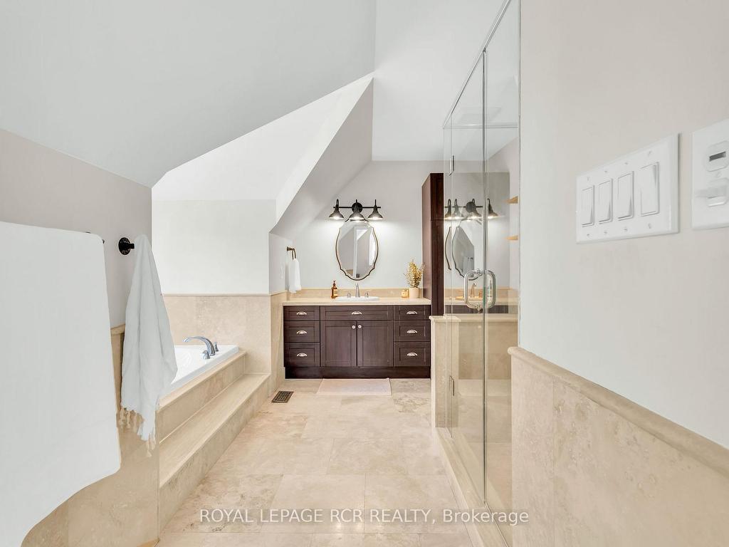 









6


Pineview

Road,
Mono,




ON
L9W 4A1

