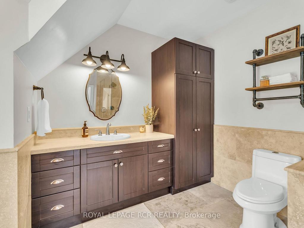 









6


Pineview

Road,
Mono,




ON
L9W 4A1

