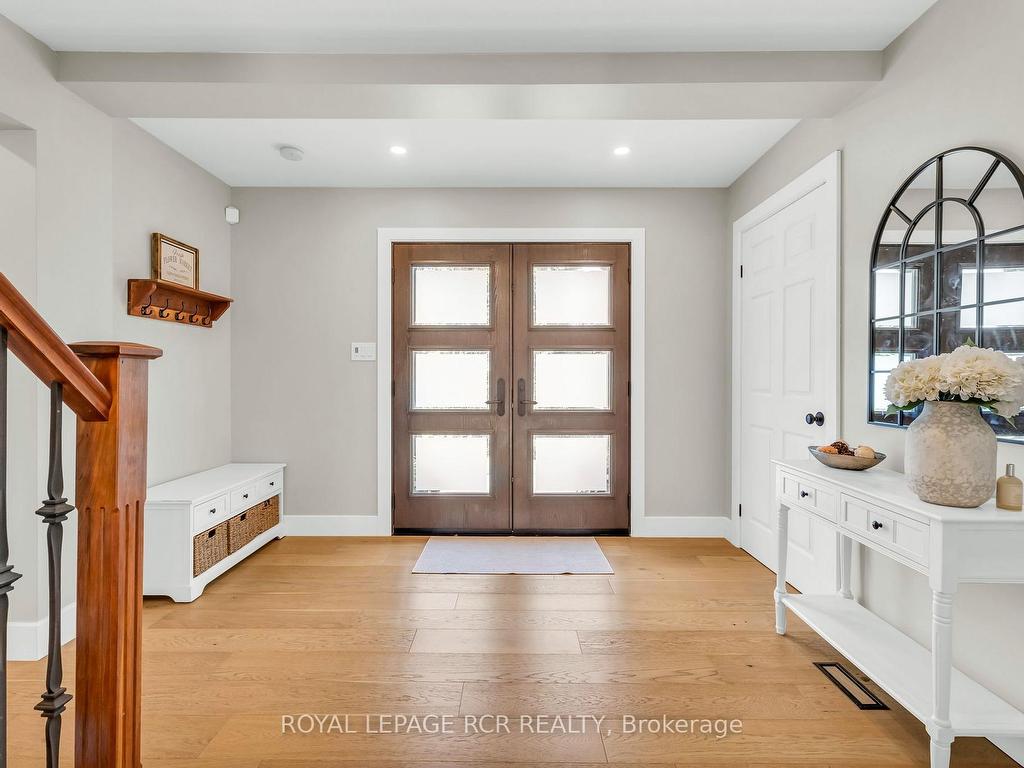 









6


Pineview

Road,
Mono,




ON
L9W 4A1

