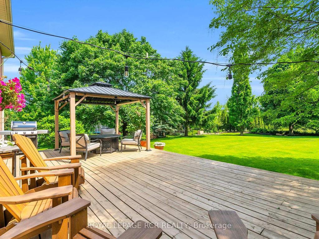 









6


Pineview

Road,
Mono,




ON
L9W 4A1

