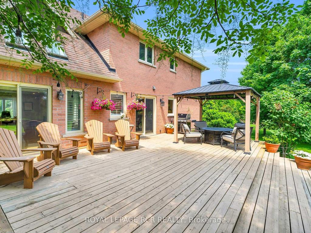 









6


Pineview

Road,
Mono,




ON
L9W 4A1

