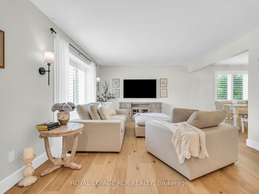 









6


Pineview

Road,
Mono,




ON
L9W 4A1

