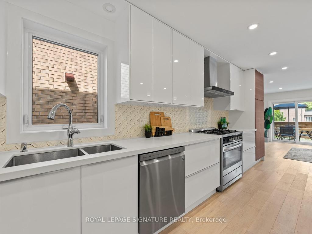 









72


Park

Street,
Toronto,




ON
M1N 2N8

