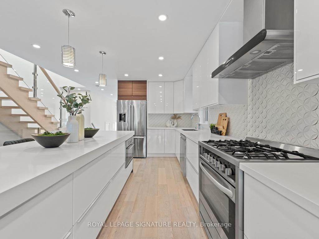 









72


Park

Street,
Toronto,




ON
M1N 2N8

