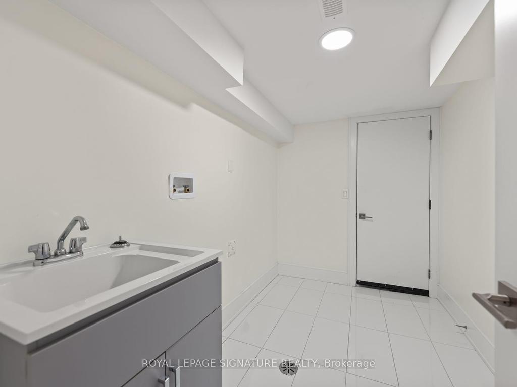 









72


Park

Street,
Toronto,




ON
M1N 2N8


