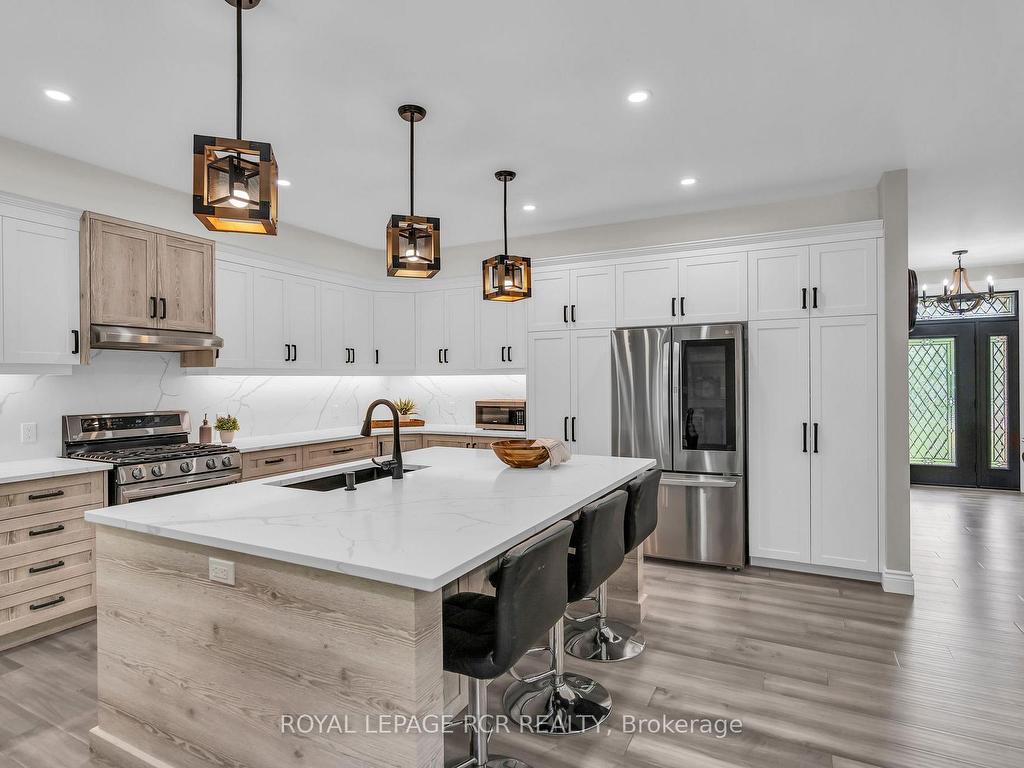 









2360


Honey Harbour

Road,
Georgian Bay,




ON
L0K 1S0

