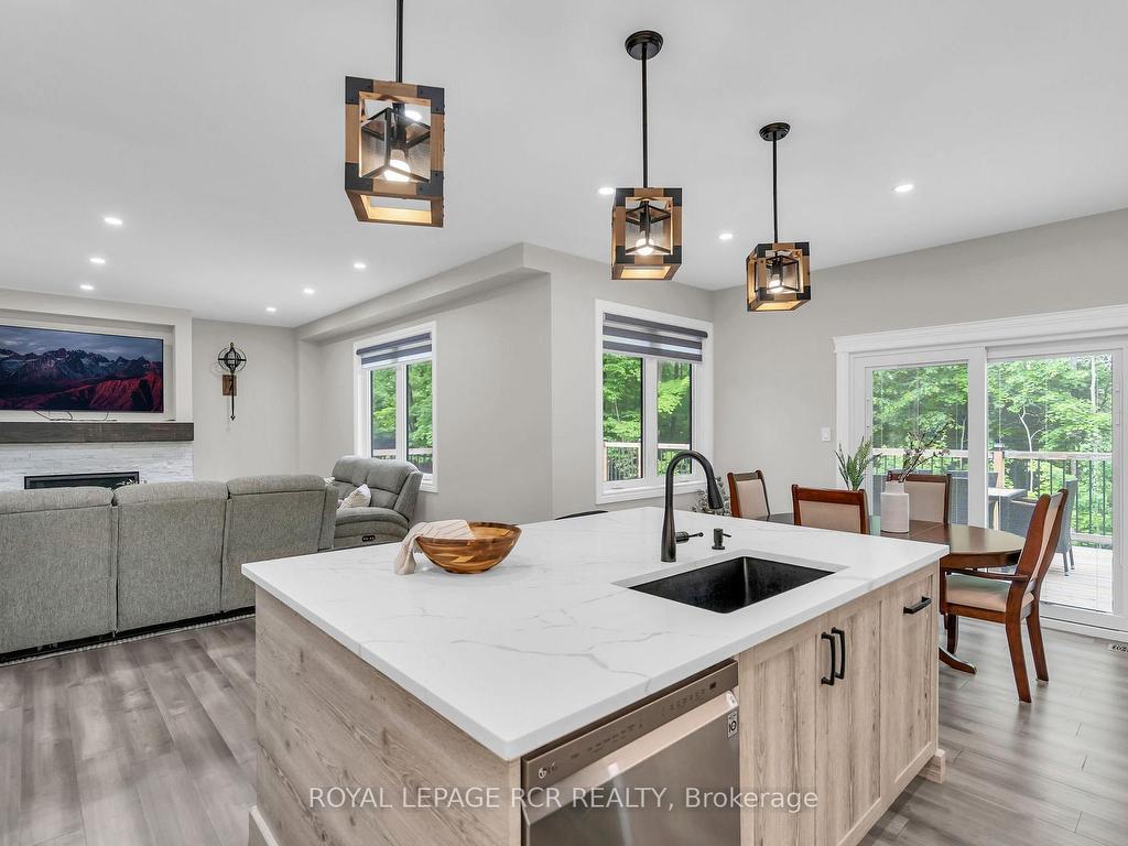 









2360


Honey Harbour

Road,
Georgian Bay,




ON
L0K 1S0

