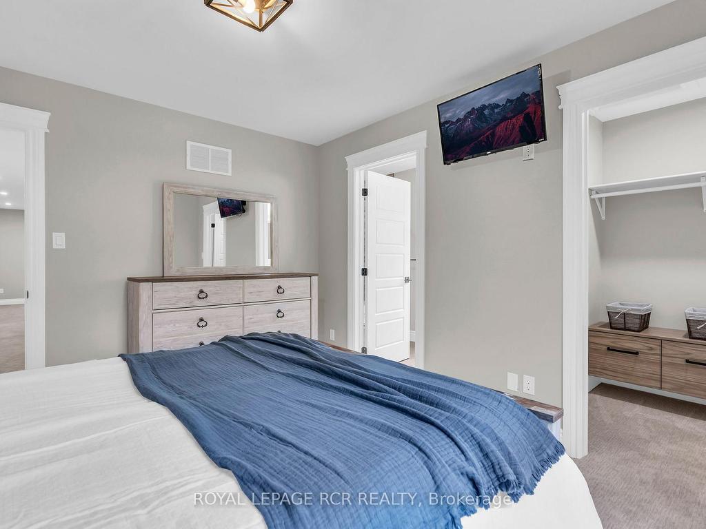 









2360


Honey Harbour

Road,
Georgian Bay,




ON
L0K 1S0

