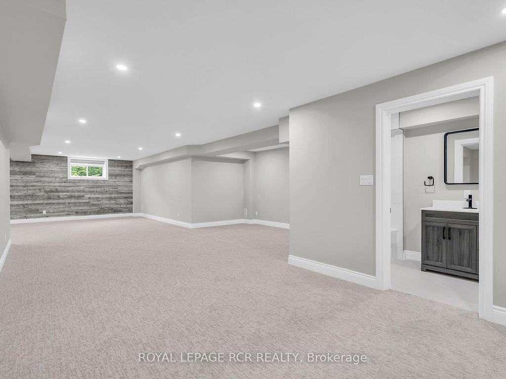 









2360


Honey Harbour

Road,
Georgian Bay,




ON
L0K 1S0

