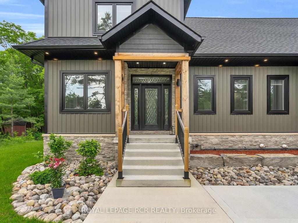 









2360


Honey Harbour

Road,
Georgian Bay,




ON
L0K 1S0

