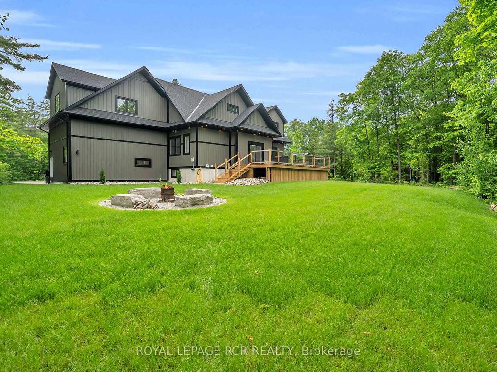 









2360


Honey Harbour

Road,
Georgian Bay,




ON
L0K 1S0

