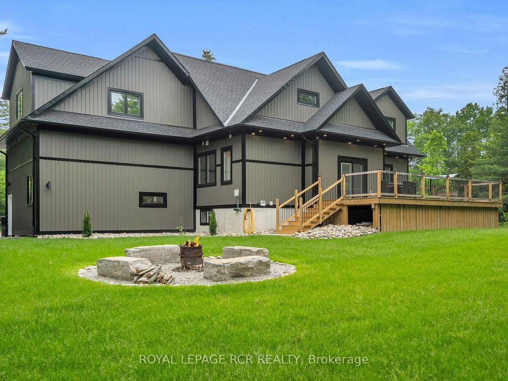 









2360


Honey Harbour

Road,
Georgian Bay,




ON
L0K 1S0

