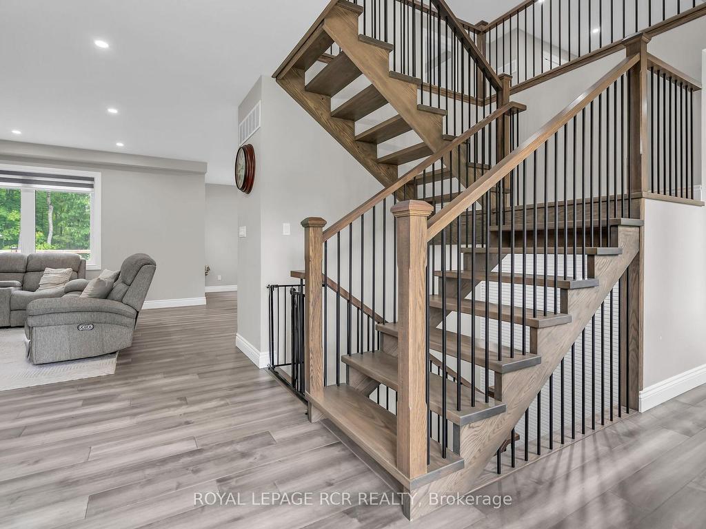 









2360


Honey Harbour

Road,
Georgian Bay,




ON
L0K 1S0

