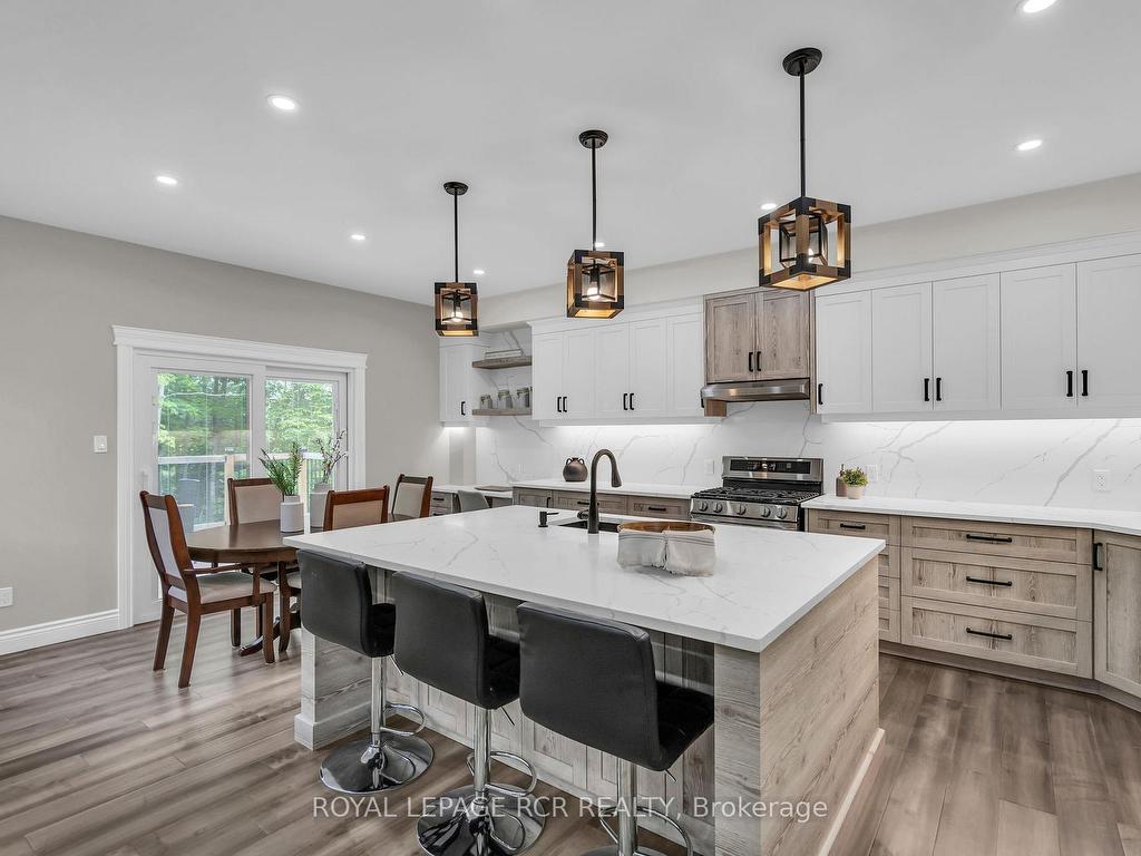 









2360


Honey Harbour

Road,
Georgian Bay,




ON
L0K 1S0


