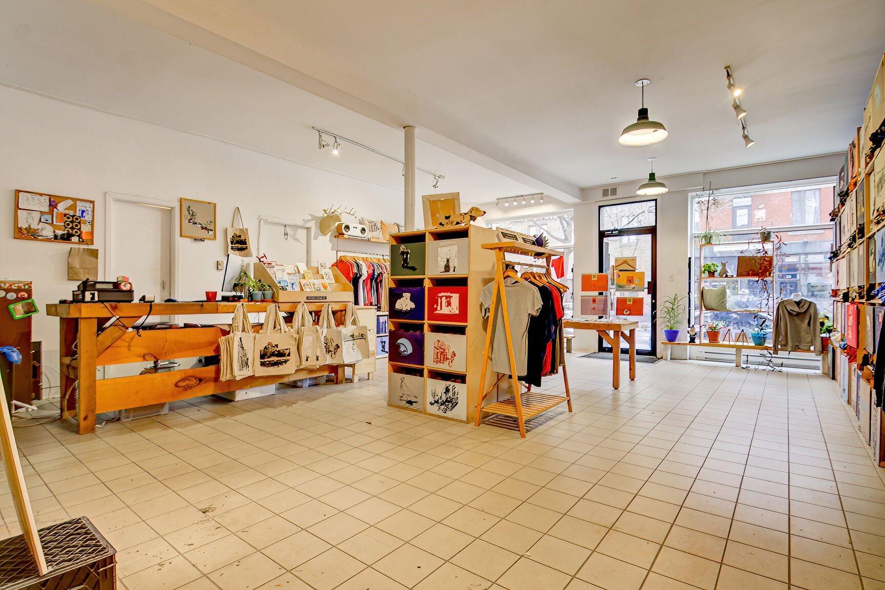 









207


Av. Fairmount O.

,
Montréal (Le Plateau-Mont-Royal),




QC
H2T2M8

