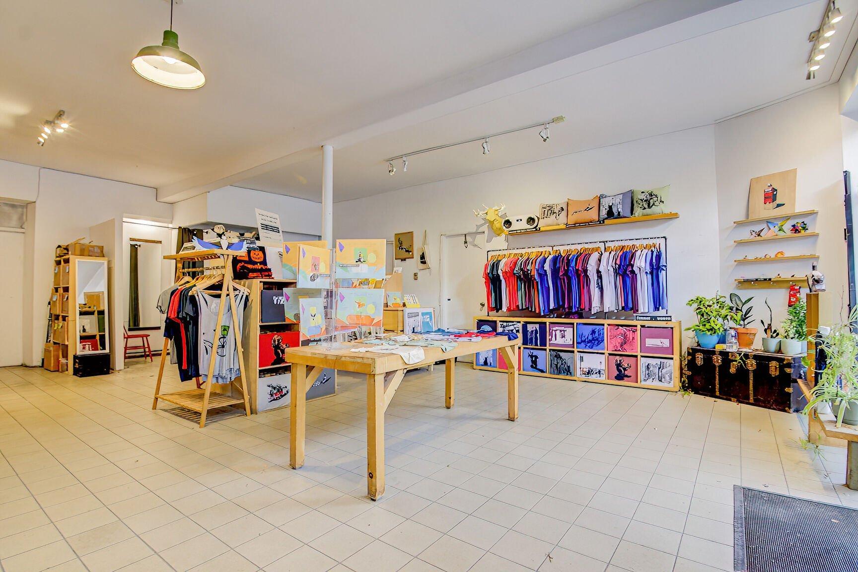 









207


Av. Fairmount O.

,
Montréal (Le Plateau-Mont-Royal),




QC
H2T2M8

