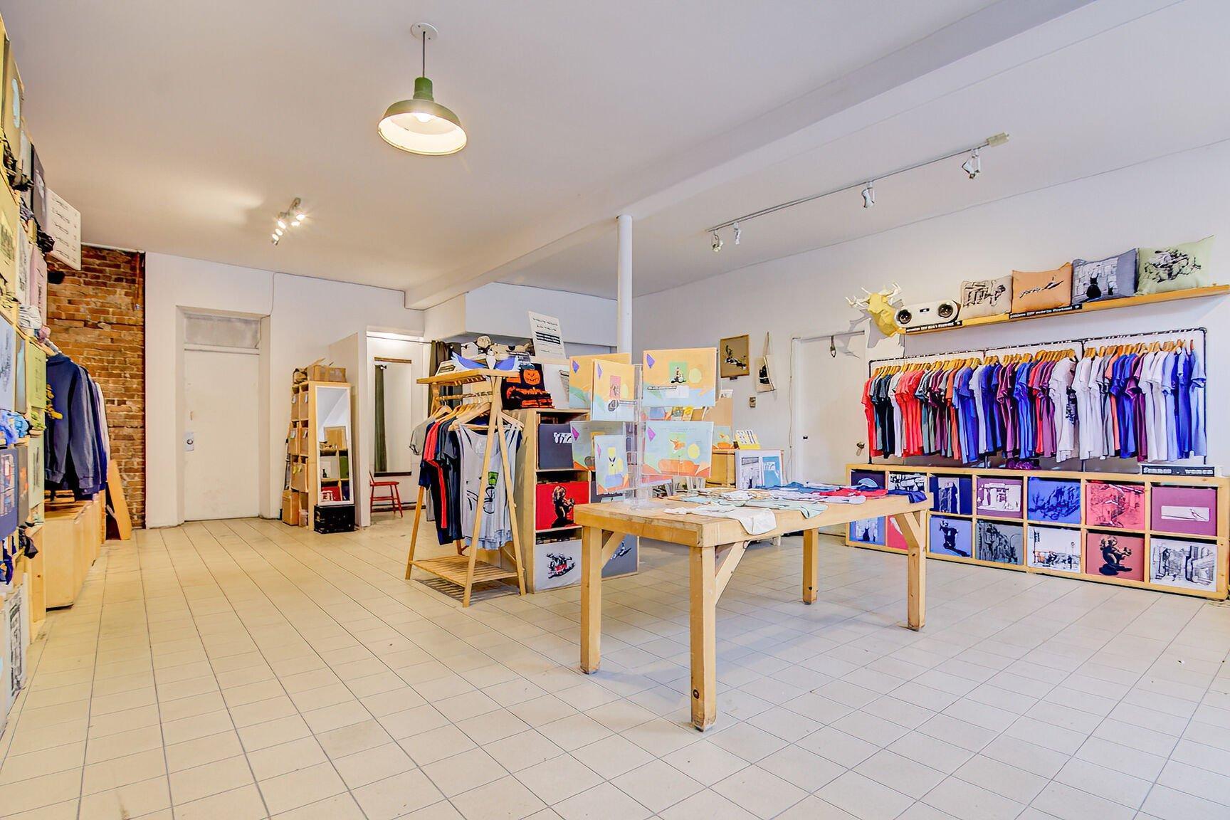 









207


Av. Fairmount O.

,
Montréal (Le Plateau-Mont-Royal),




QC
H2T2M8

