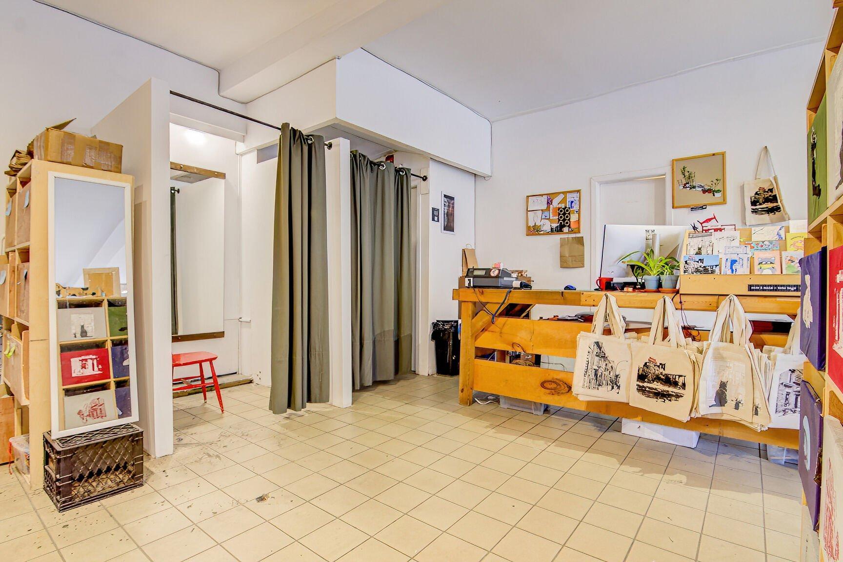 









207


Av. Fairmount O.

,
Montréal (Le Plateau-Mont-Royal),




QC
H2T2M8


