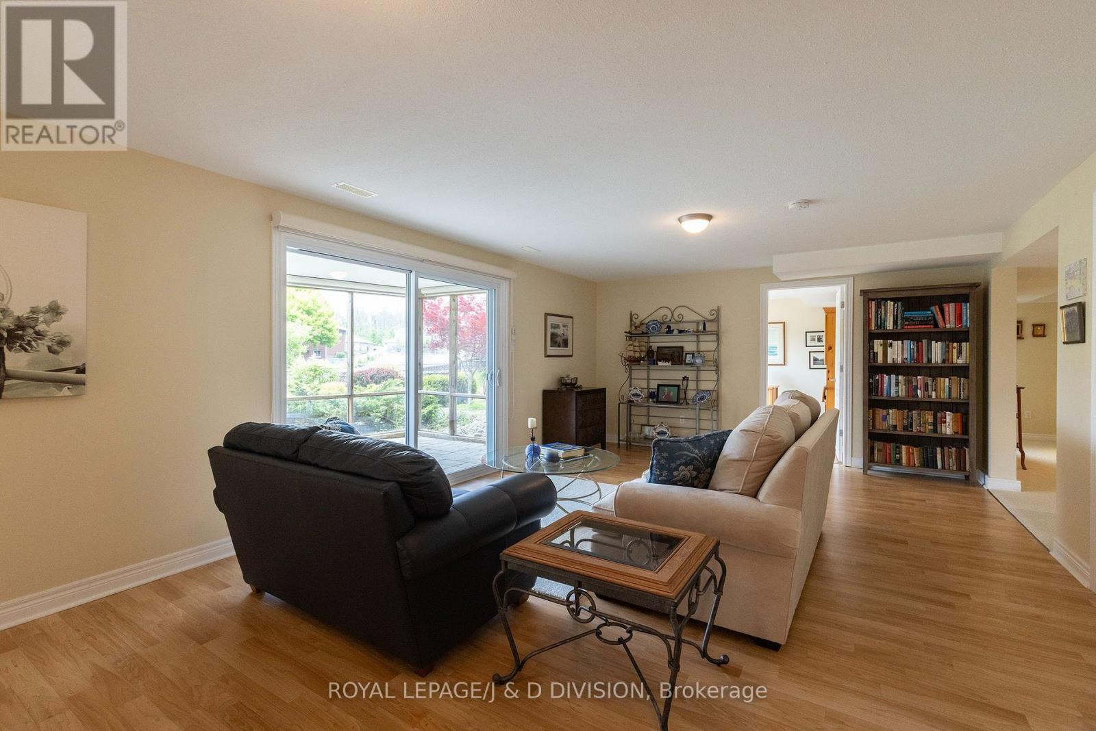 












9 VICTORIA AVENUE

,
Selwyn,




Ontario
K0L2H0

