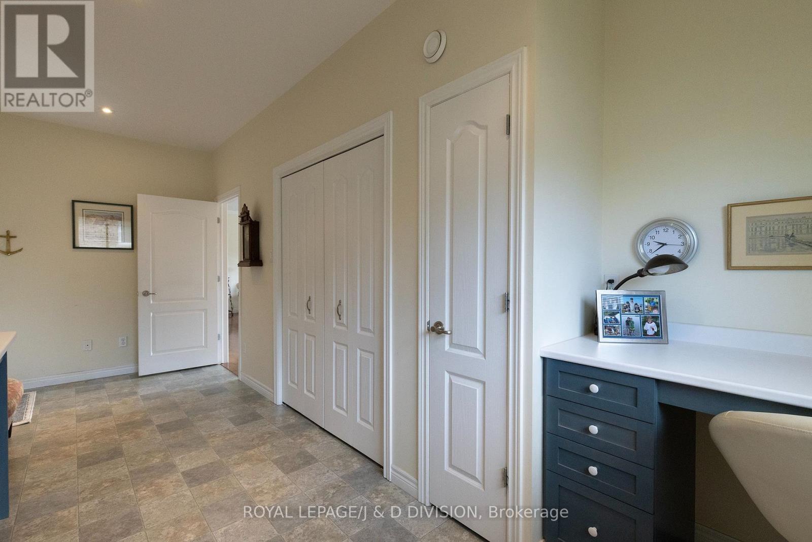 












9 VICTORIA AVENUE

,
Selwyn,




Ontario
K0L2H0

