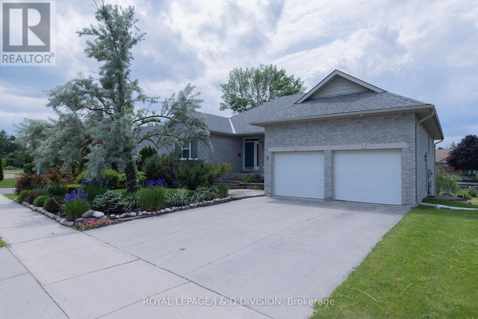 












9 VICTORIA AVENUE

,
Selwyn,




Ontario
K0L2H0

