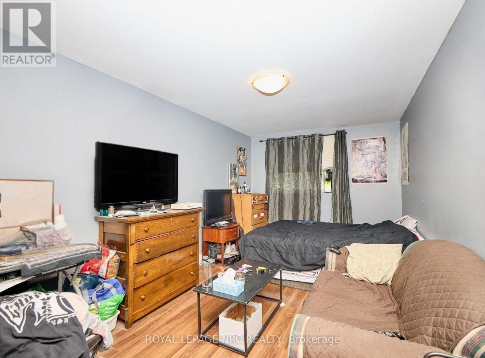 












111 - 242 OAKDALE AVENUE

,
St. Catharines (Oakdale),




Ontario
L2P3K5

