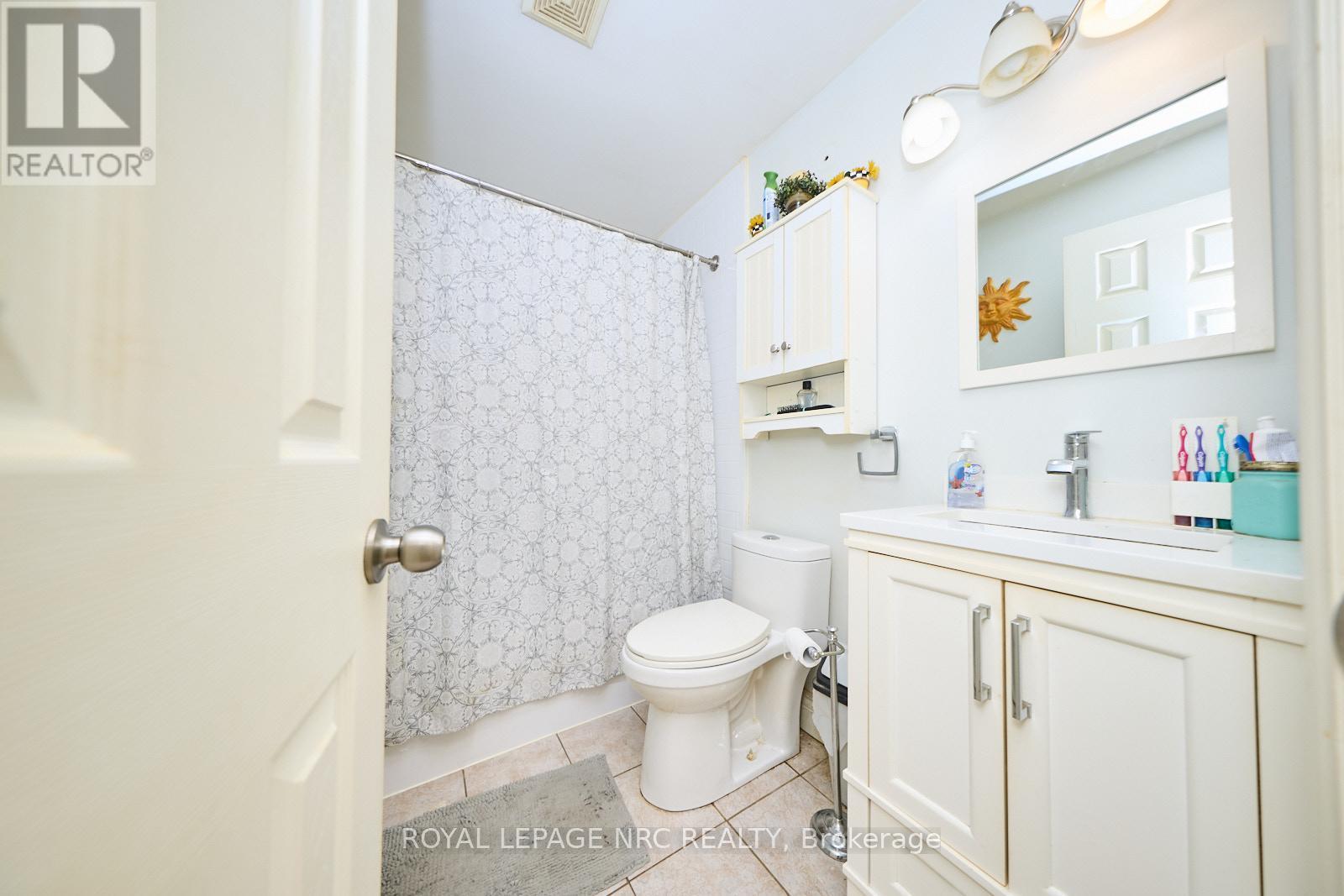 












111 - 242 OAKDALE AVENUE

,
St. Catharines (Oakdale),




Ontario
L2P3K5

