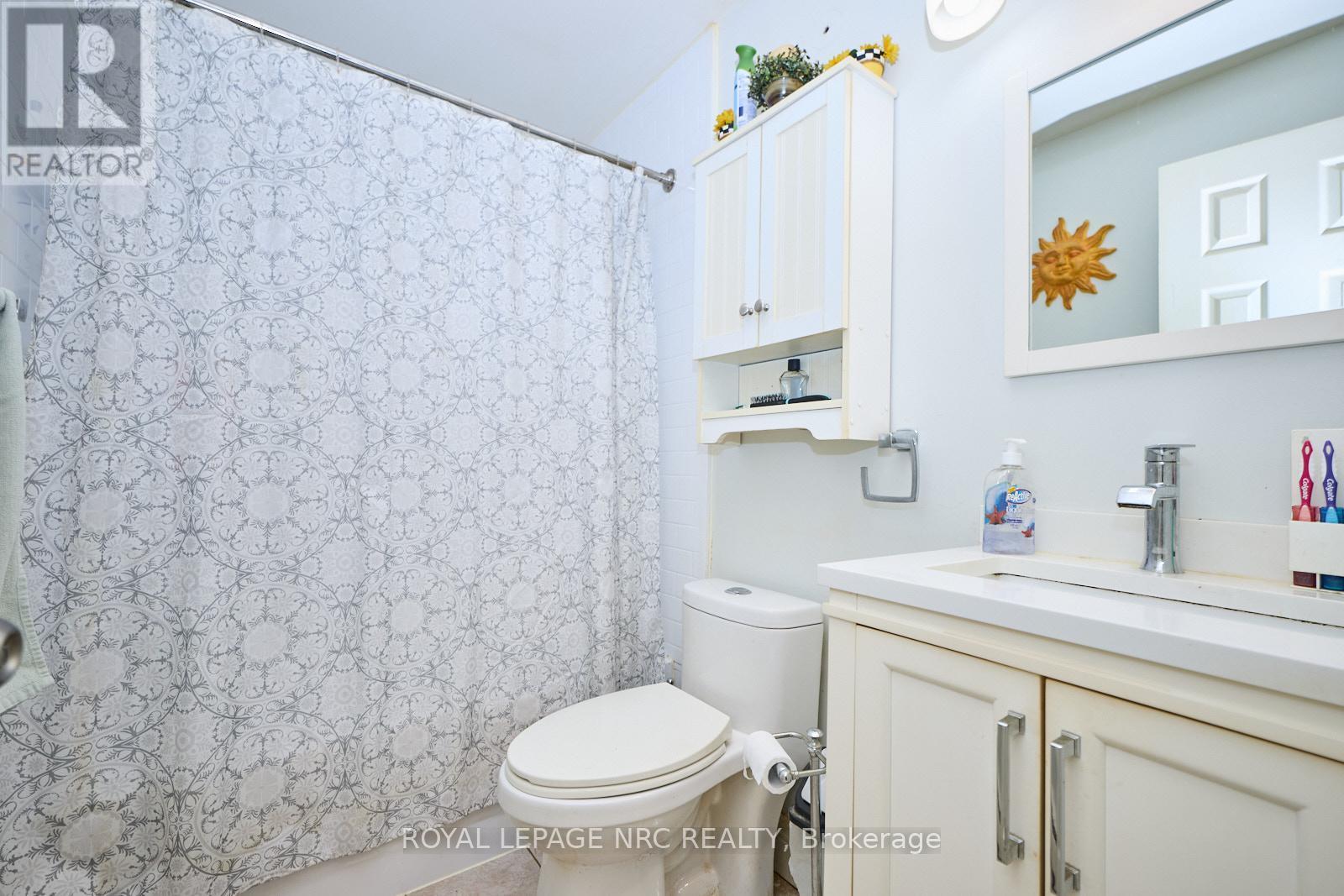 












111 - 242 OAKDALE AVENUE

,
St. Catharines (Oakdale),




Ontario
L2P3K5

